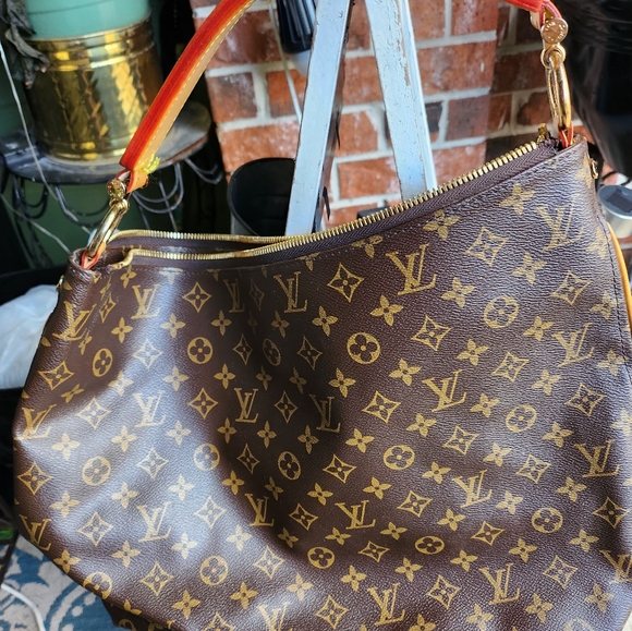 HOBO TYPE LEATHER BAG BY LOUIS VUITTON - Picture 9 of 11